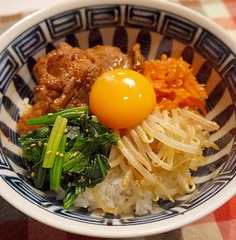 マヨネーズでこってり 市販のナムルで ビビンバ丼 レシピ 作り方 By まめもにお 楽天レシピ マヨネーズでこってり 市販のナムルで ビビンバ丼 レシピ 作り方 By まめもにお 楽天レシピ